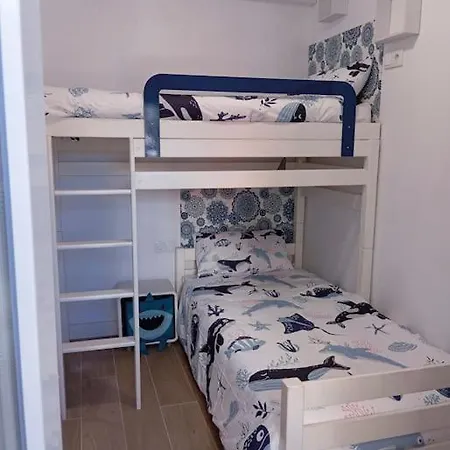 Precioso Piso Junto A La Playa A 30 Mts De Transporte Publico Lägenhet